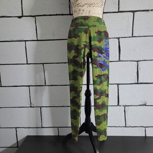 3/$40 SALE! Nike Green Camouflage Leggings w/ Blue Logo Sz XS